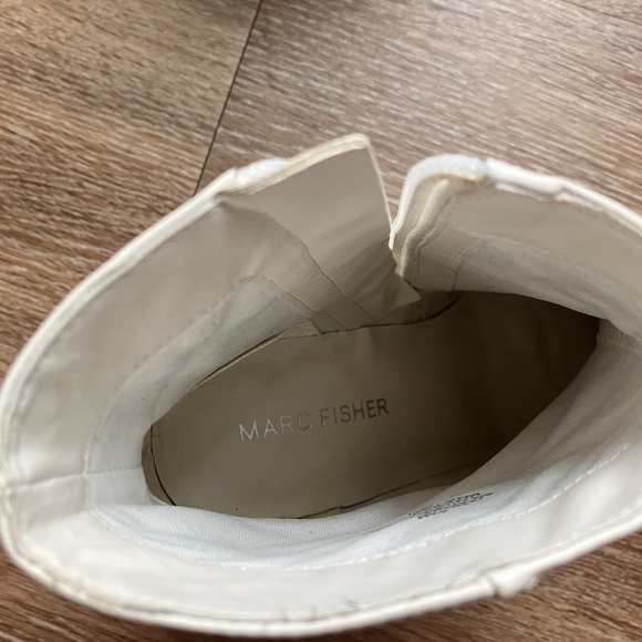 Marc Fisher Nebula Square Toe Bootie in Ivory Size 6.5 - Picture 5 of 6